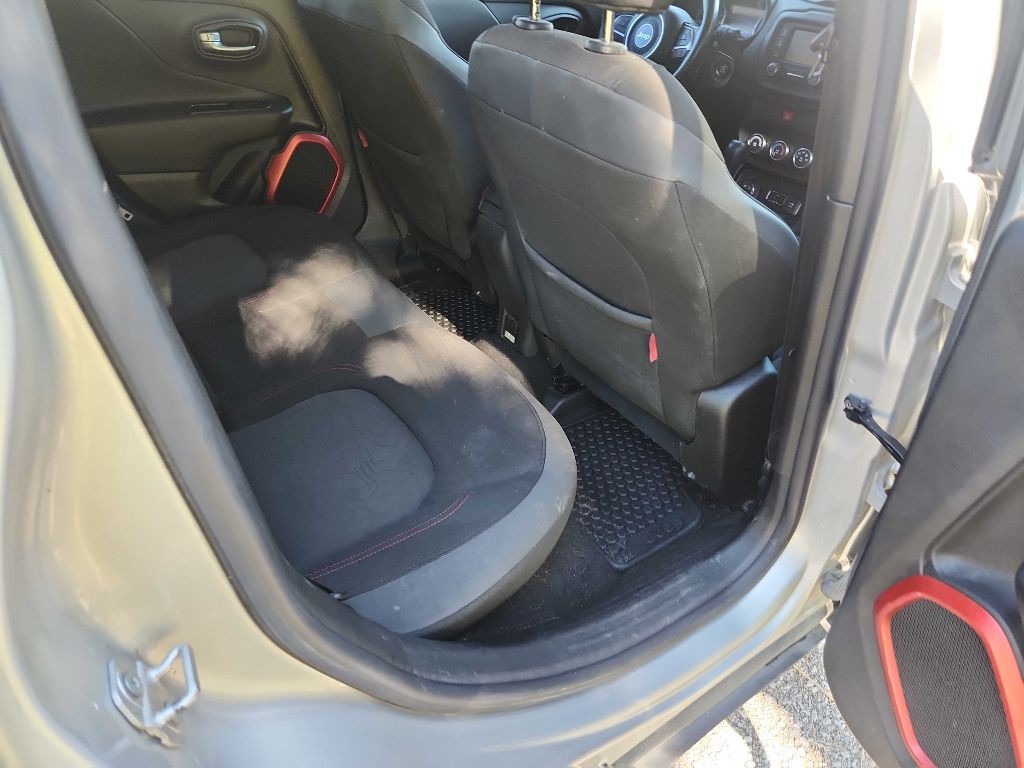 2016 Jeep Renegade Image 17