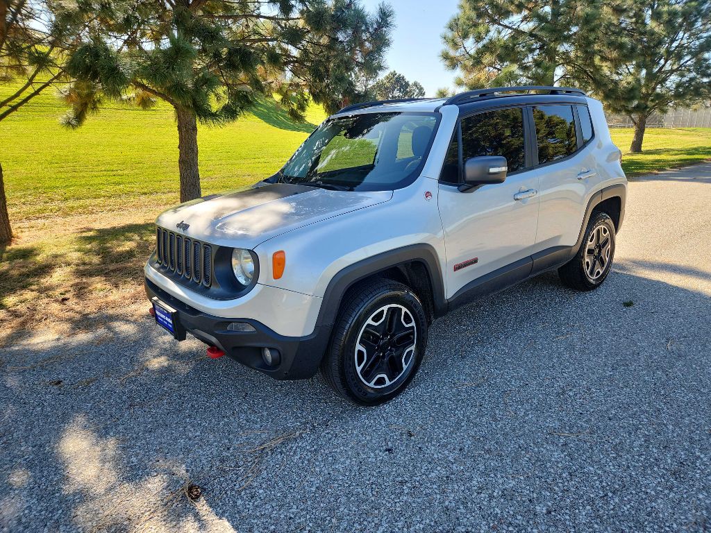 2016 Jeep Renegade Image 2