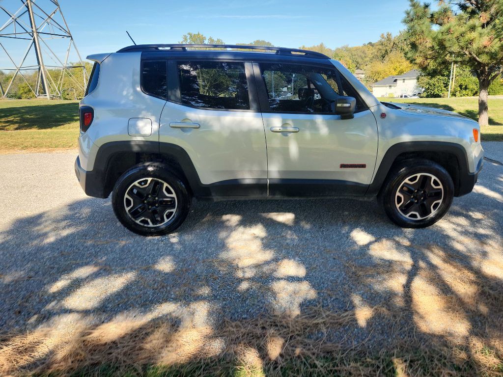 2016 Jeep Renegade Image 4
