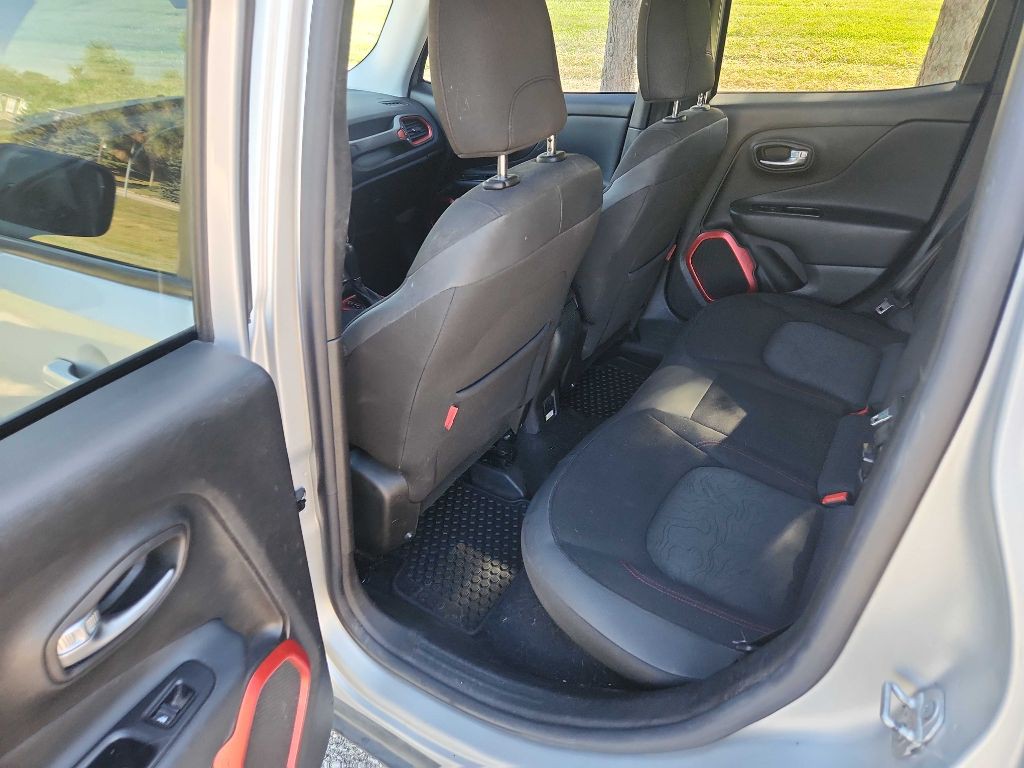 2016 Jeep Renegade Image 15