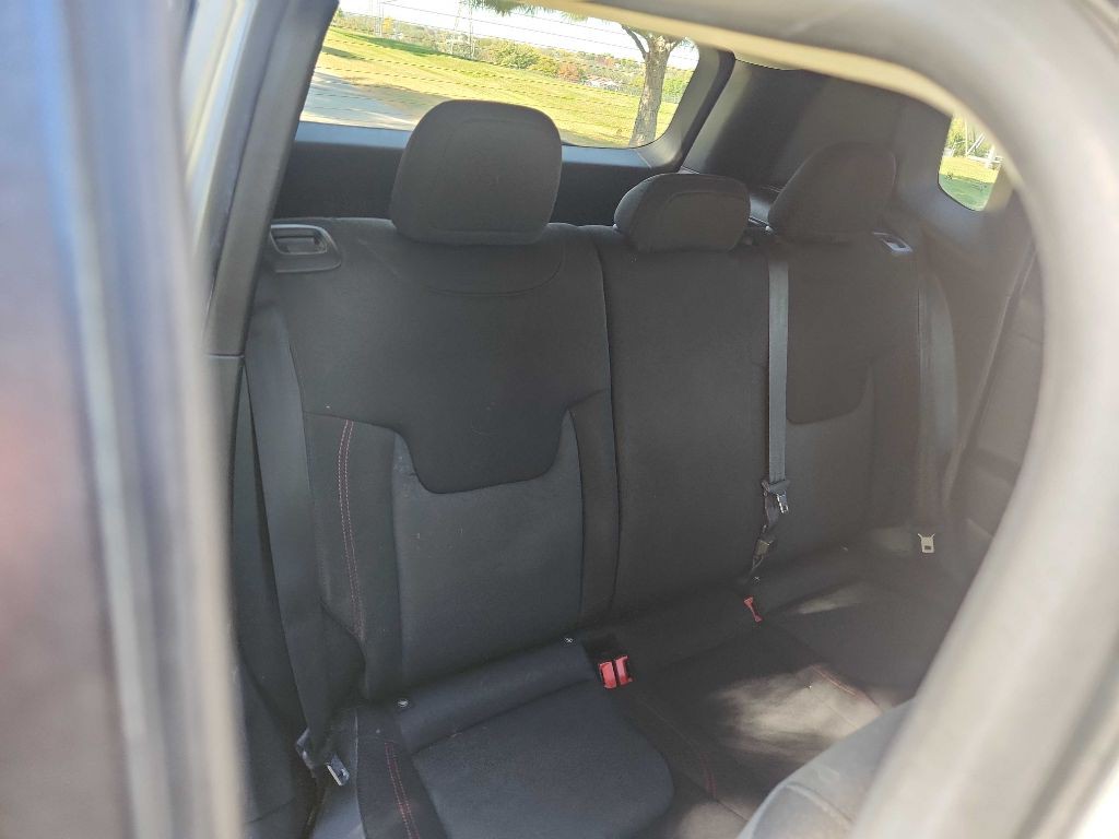 2016 Jeep Renegade Image 18