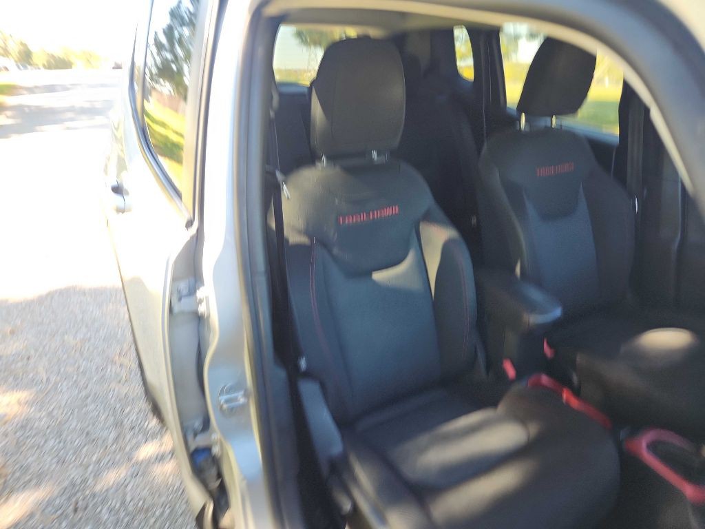 2016 Jeep Renegade Image 20