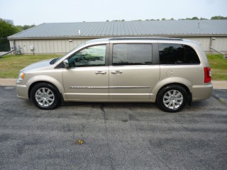 Image for 2012 Chrysler Town & Country Touring L ID: 6966336