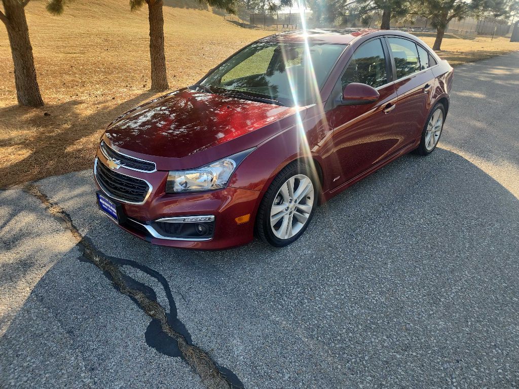 2016 Chevrolet Cruze Image 2