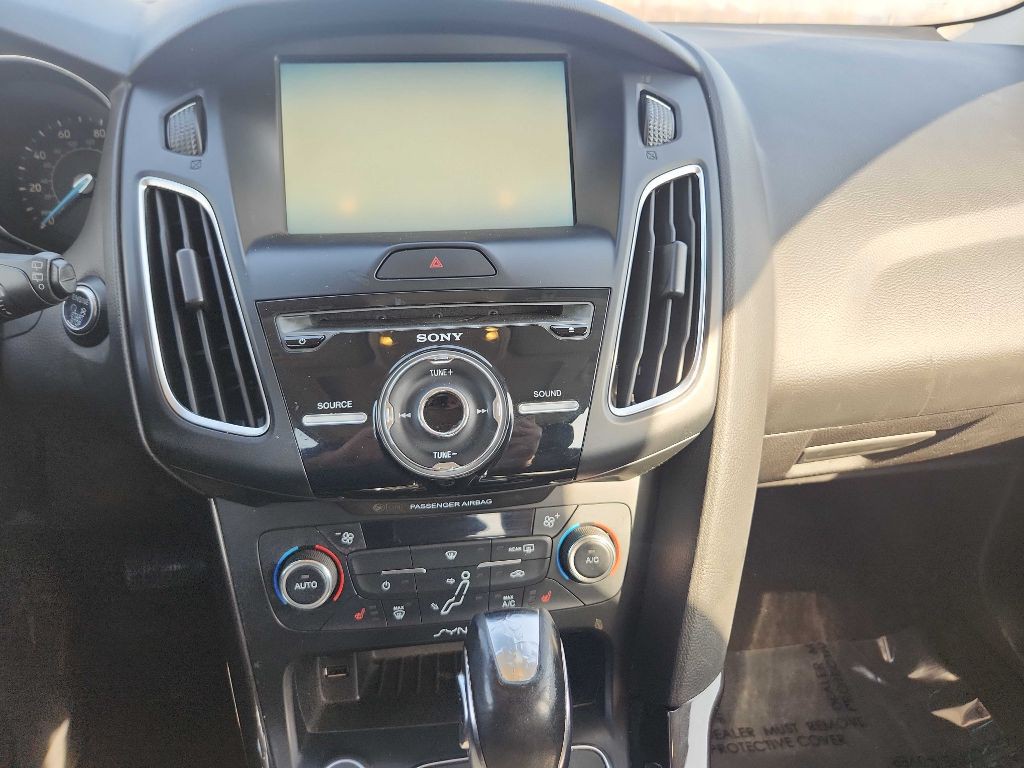 2015 Ford Focus Image 11