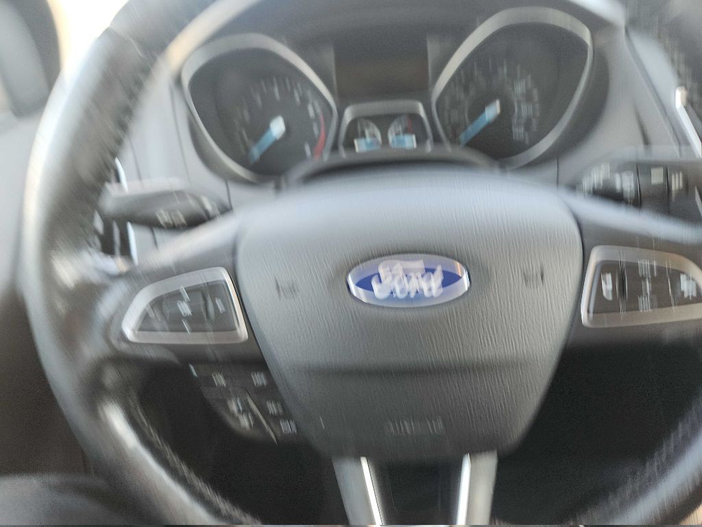 2015 Ford Focus Image 12