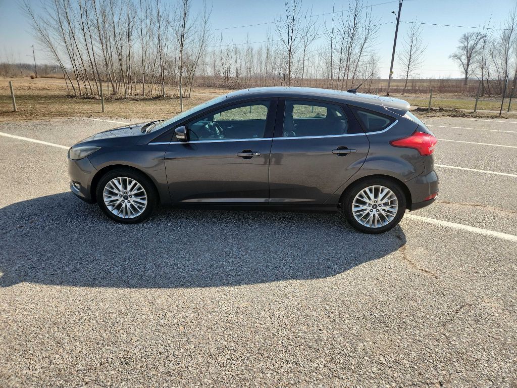 2015 Ford Focus Image 1