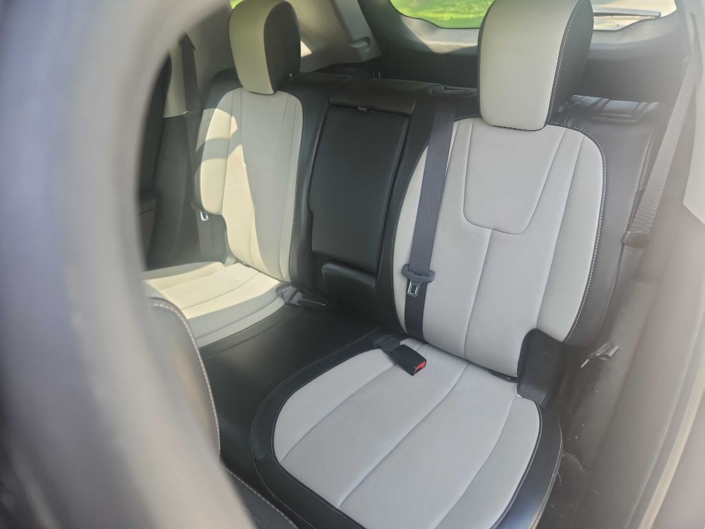 2016 GMC Terrain Image 16