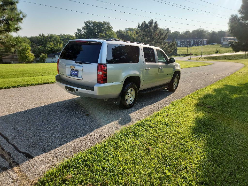 2013 Chevrolet Suburban Image 5