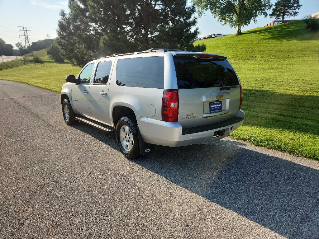 2013 Chevrolet Suburban Image 6
