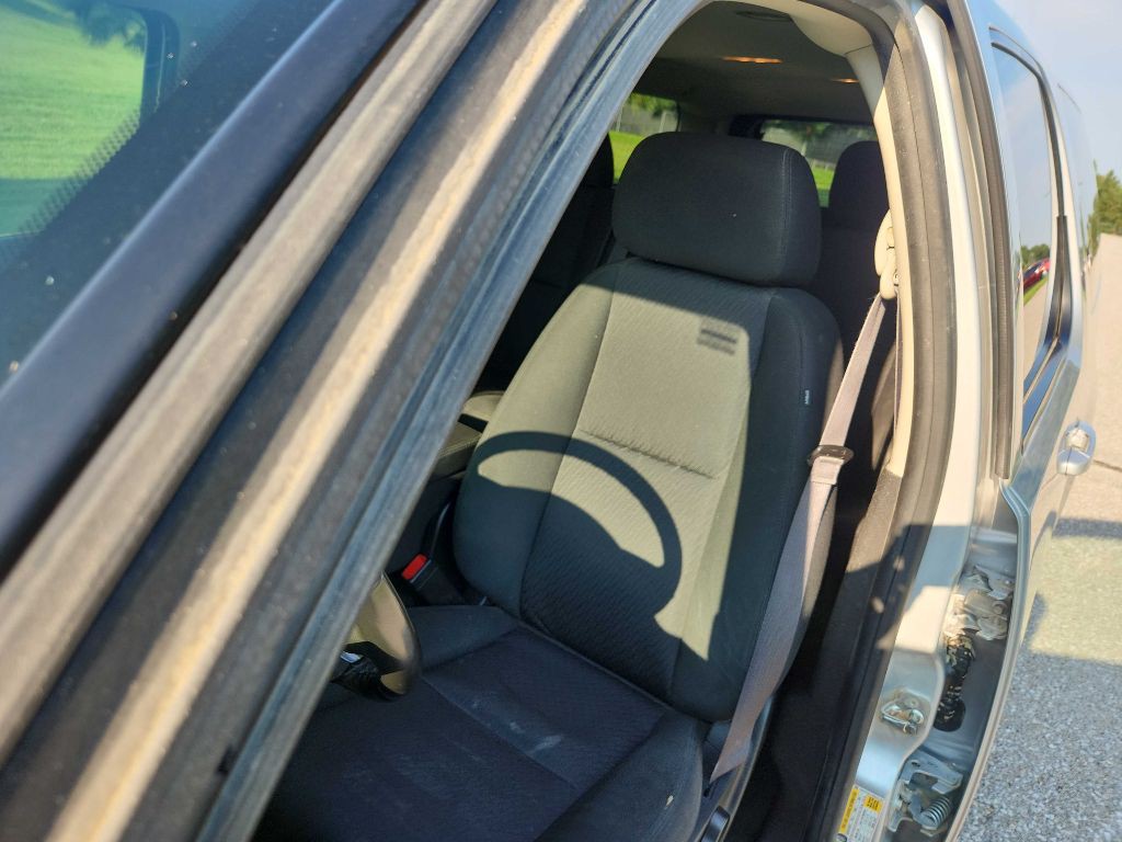 2013 Chevrolet Suburban Image 12