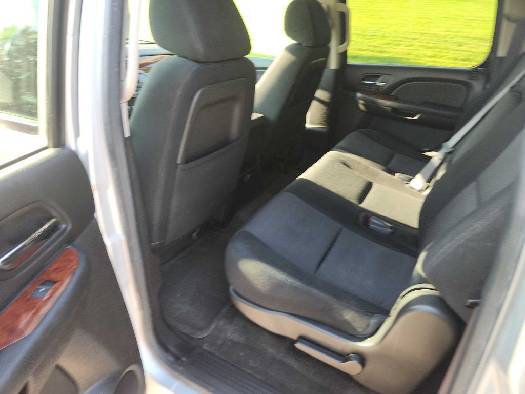 2013 Chevrolet Suburban Image 13