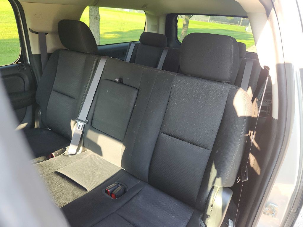 2013 Chevrolet Suburban Image 14