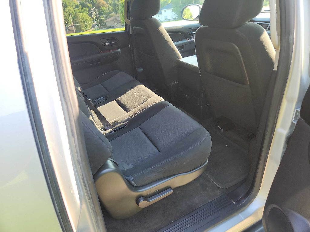2013 Chevrolet Suburban Image 16