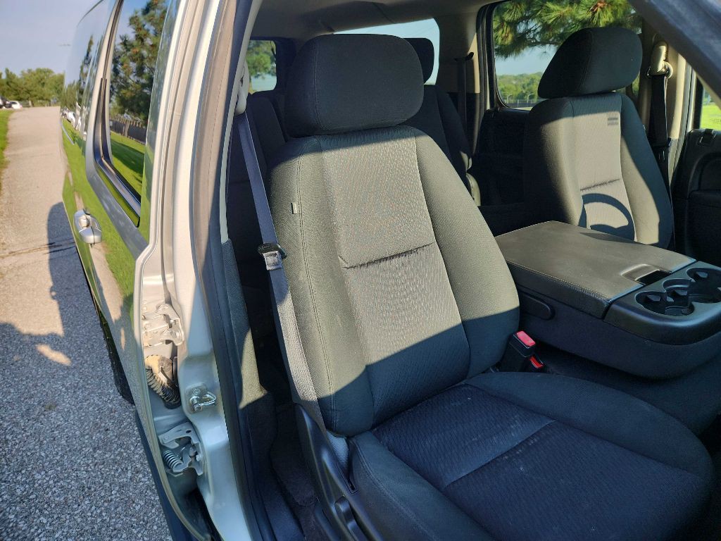 2013 Chevrolet Suburban Image 19