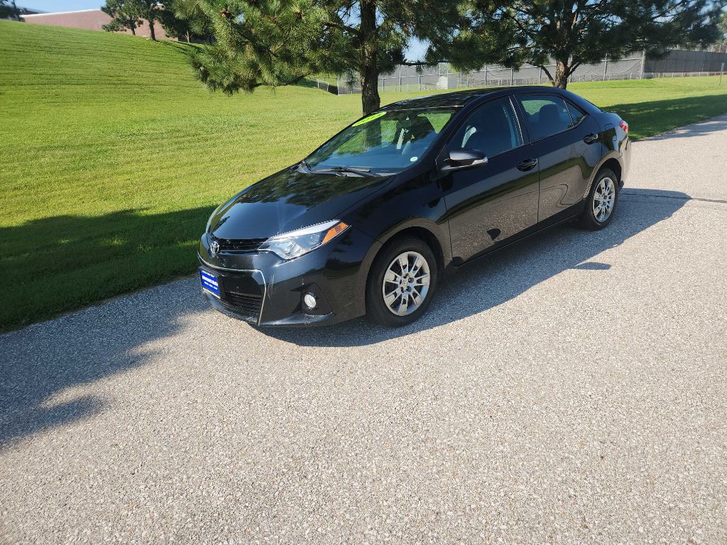 2015 Toyota Corolla Image 2