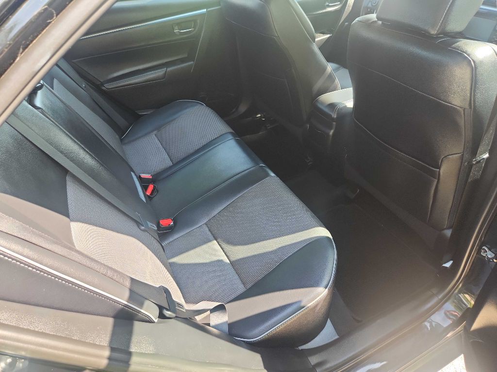 2015 Toyota Corolla Image 17
