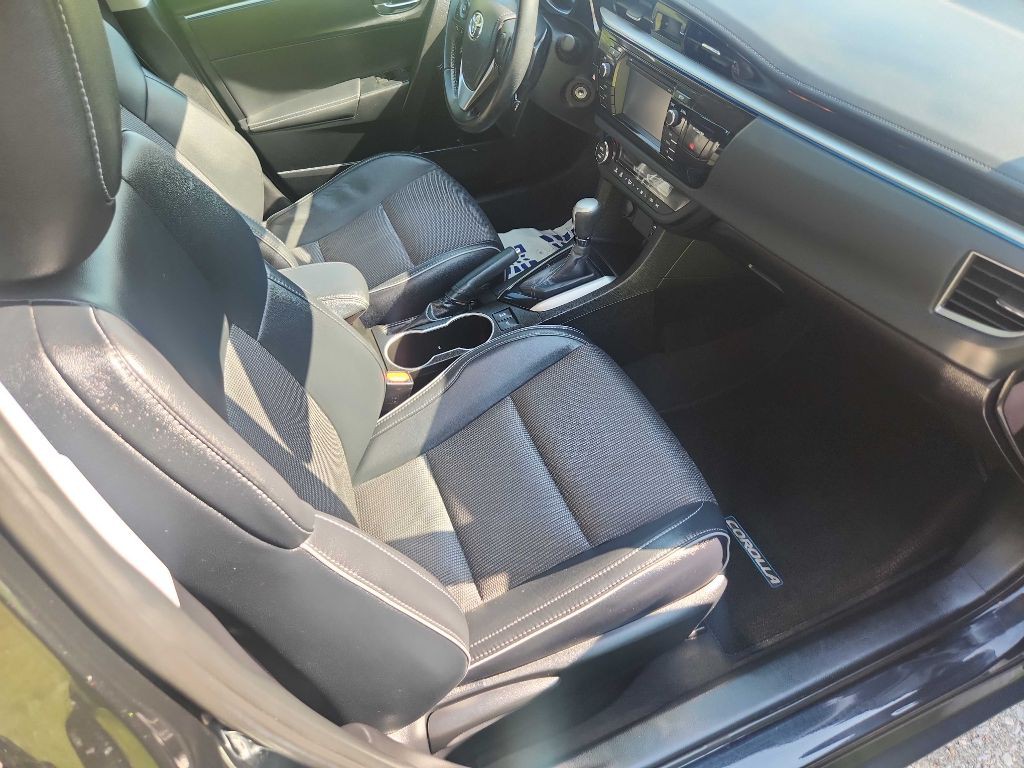 2015 Toyota Corolla Image 19