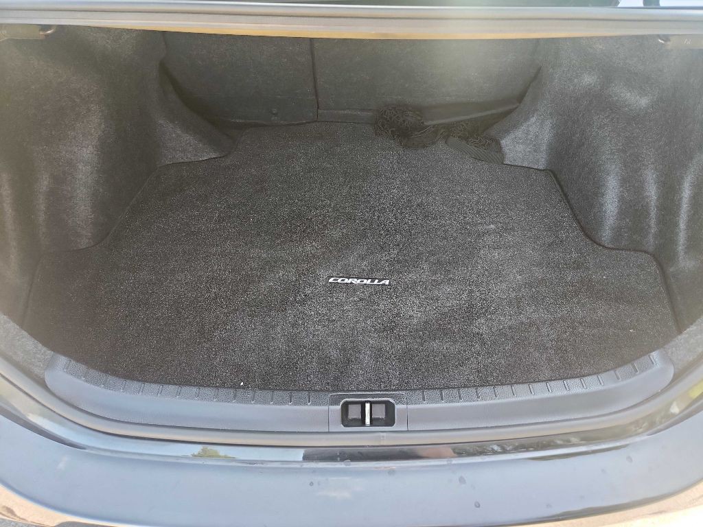2015 Toyota Corolla Image 22