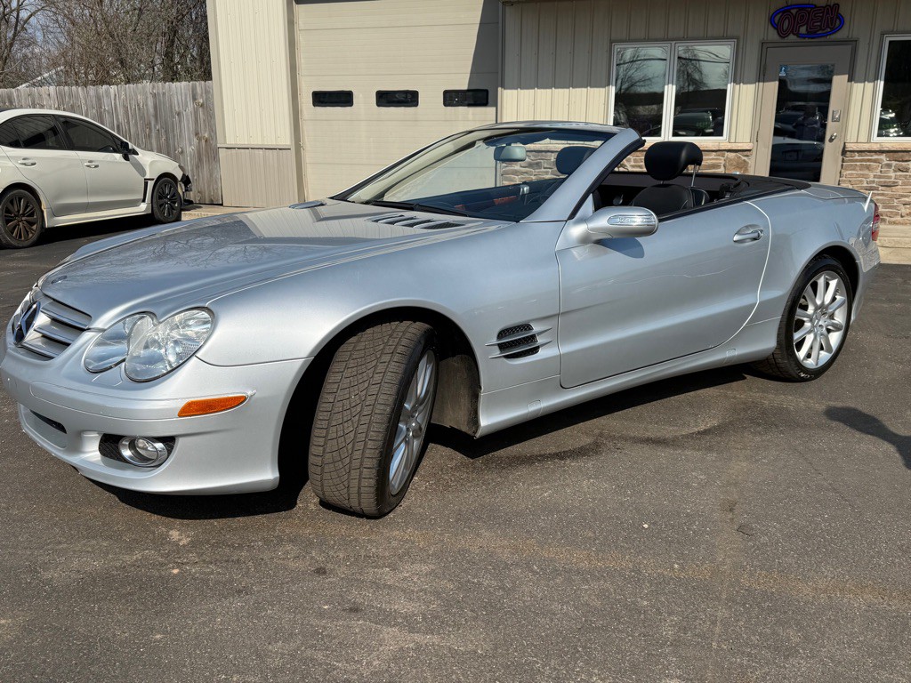 2007 Mercedes-Benz SL-Class Image 2