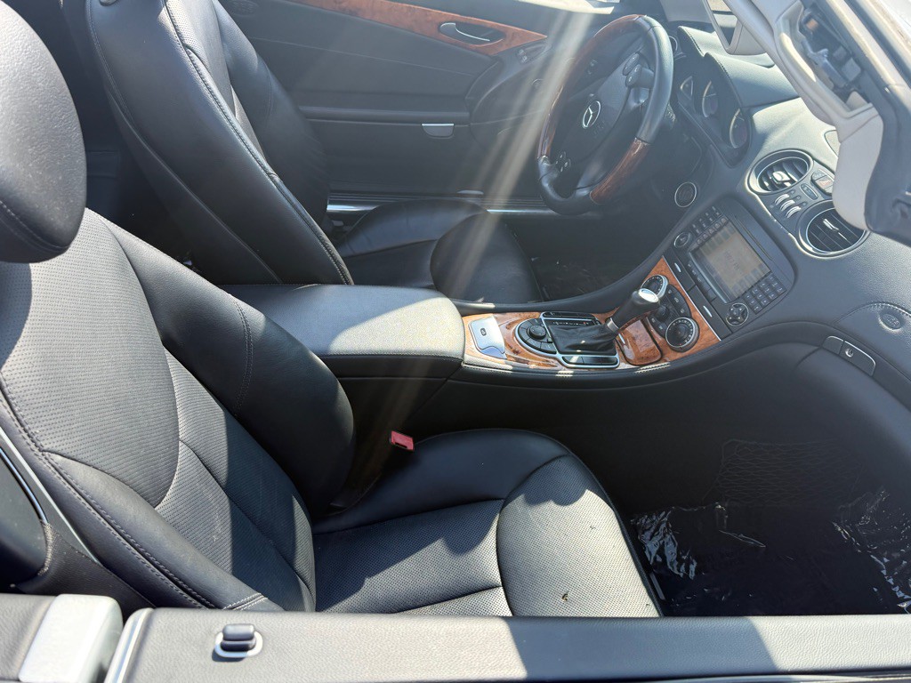 2007 Mercedes-Benz SL-Class Image 14