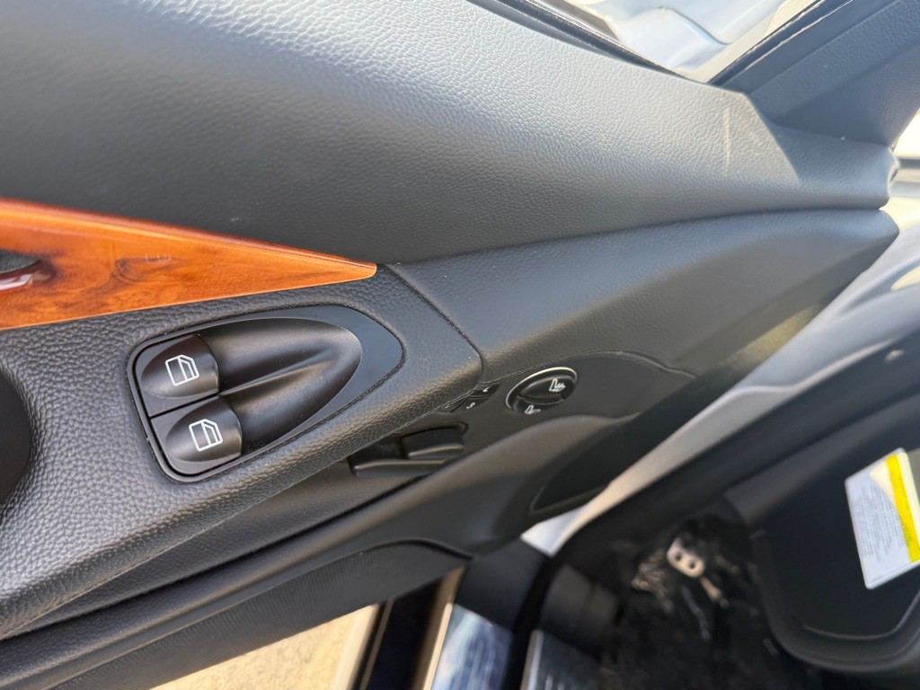 2007 Mercedes-Benz SL-Class Image 20