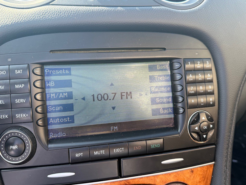 2007 Mercedes-Benz SL-Class Image 22