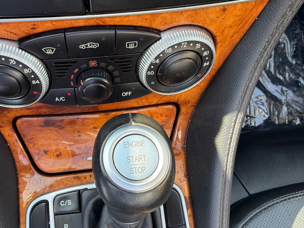 2007 Mercedes-Benz SL-Class Image 28