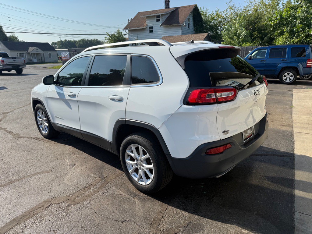 2016 Jeep Cherokee Image 2
