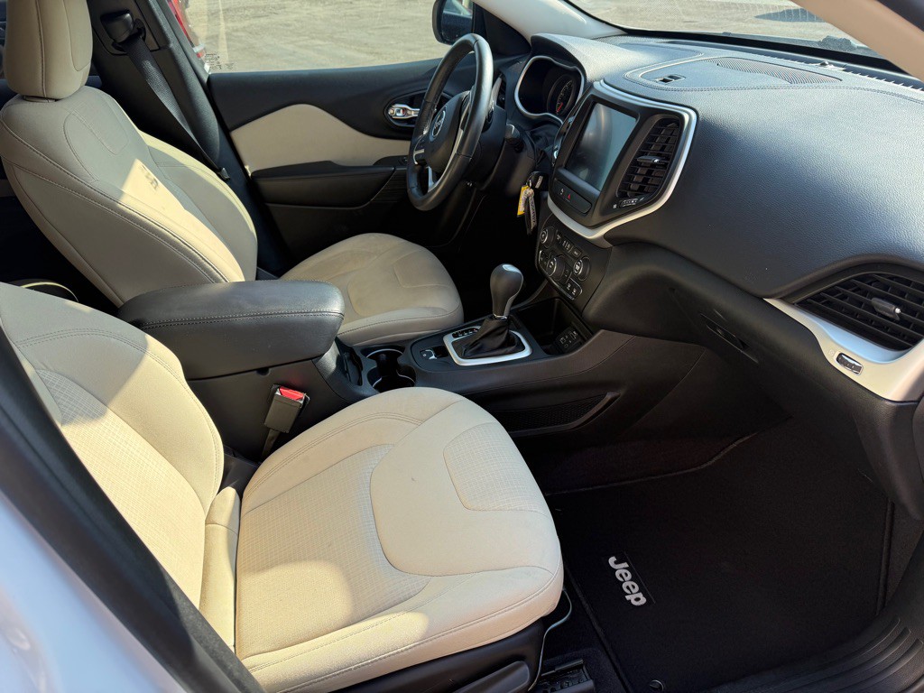 2016 Jeep Cherokee Image 15