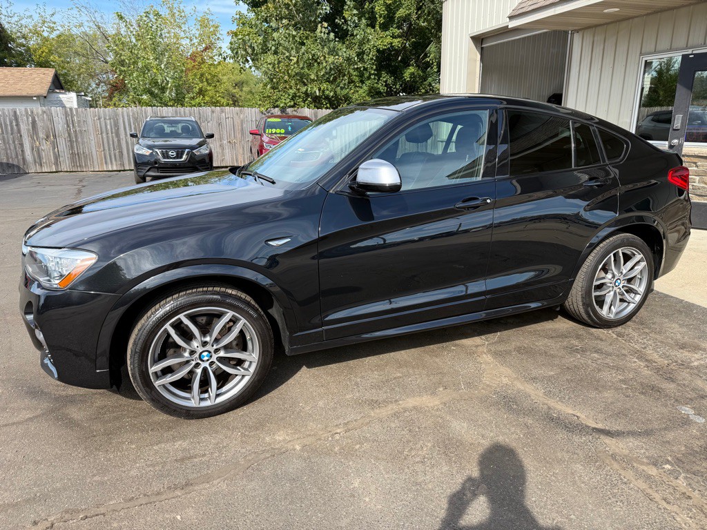 2017 BMW X4 Image 2