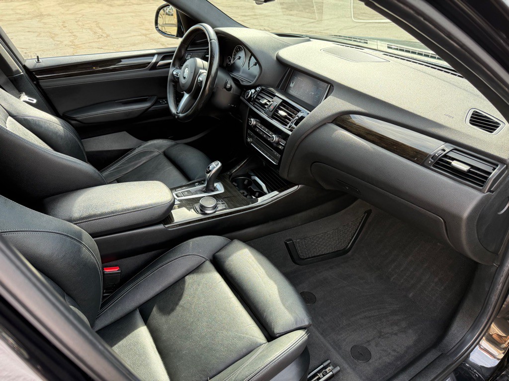 2017 BMW X4 Image 21