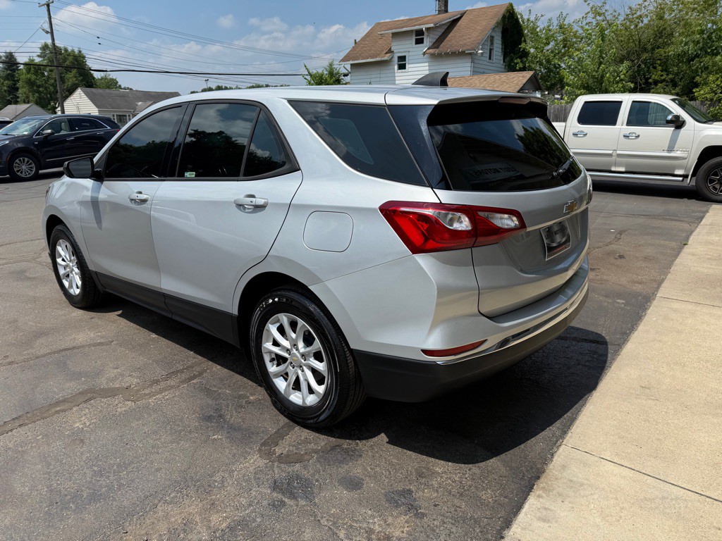 2018 Chevrolet Equinox Image 3