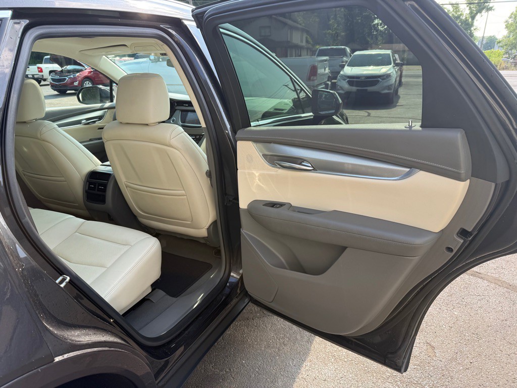 2018 Cadillac XT5 Image 12