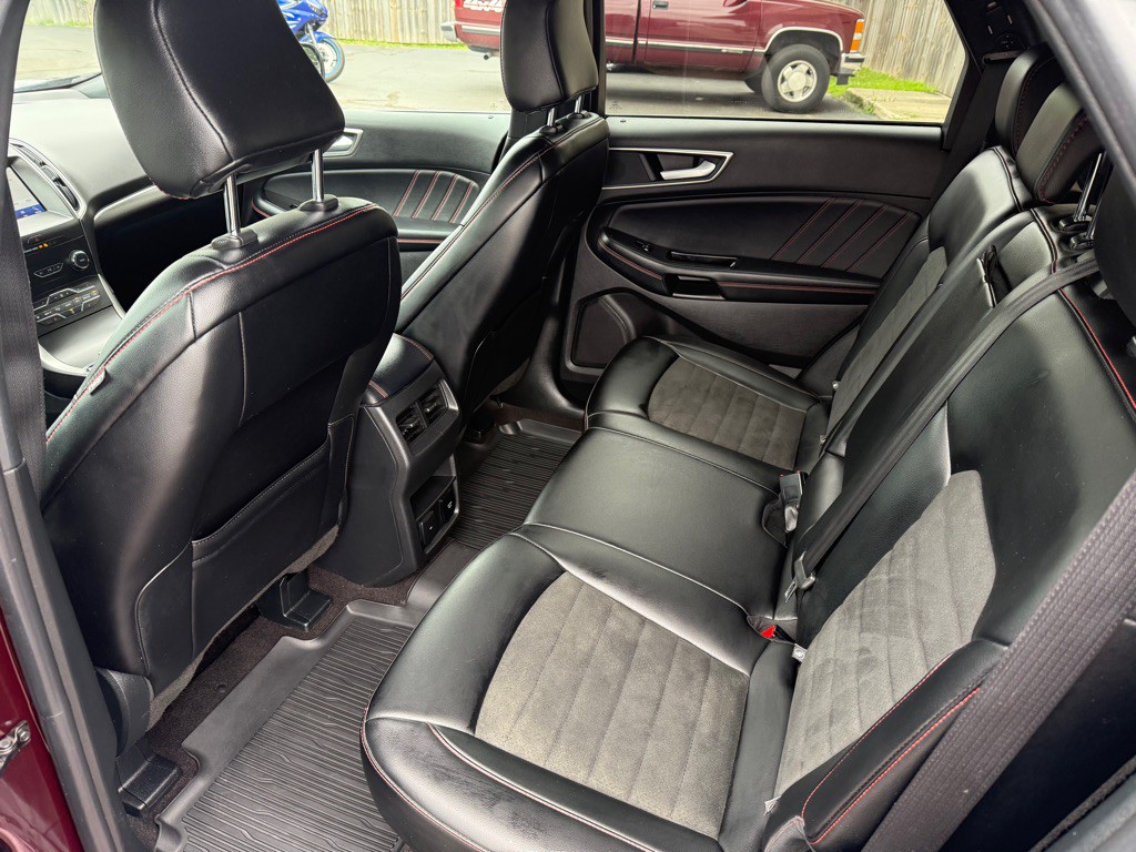 2020 Ford Edge Image 11
