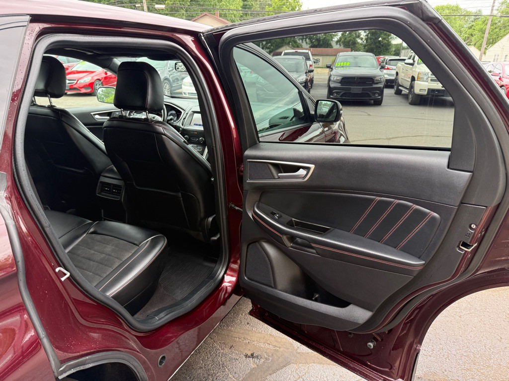 2020 Ford Edge Image 12