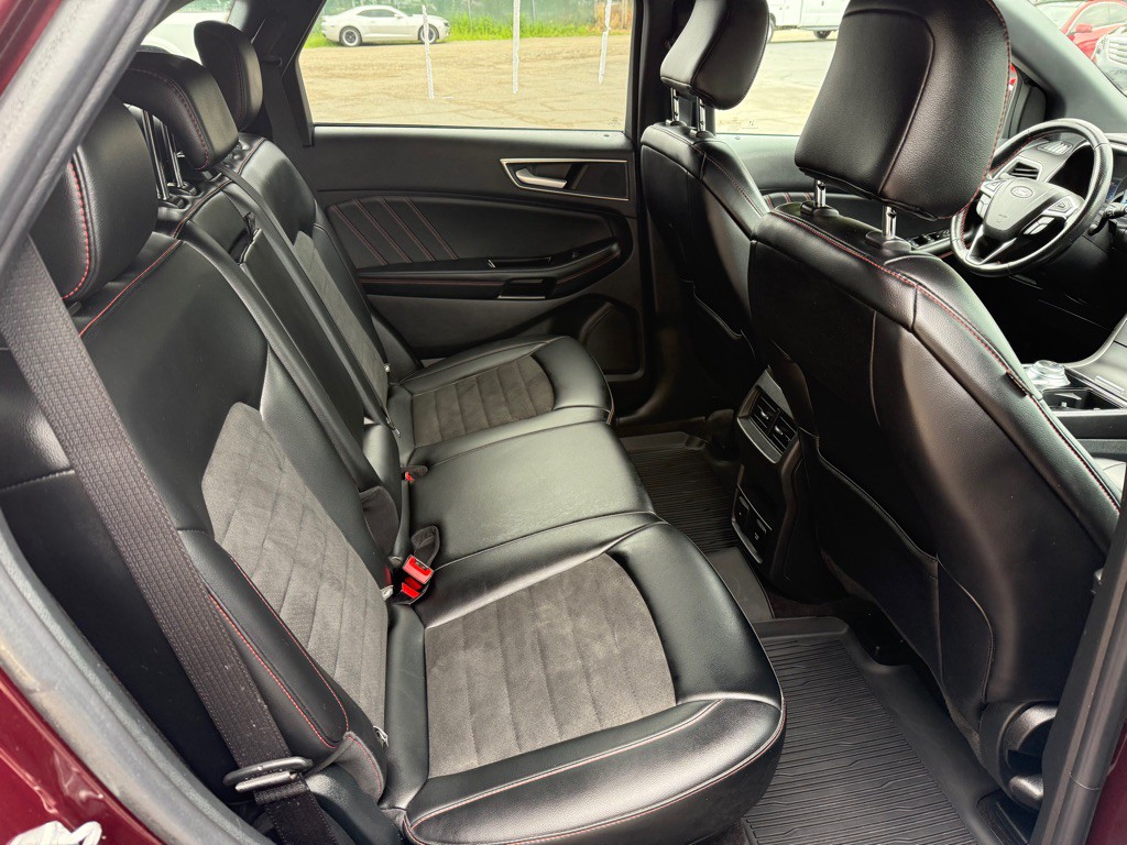 2020 Ford Edge Image 13