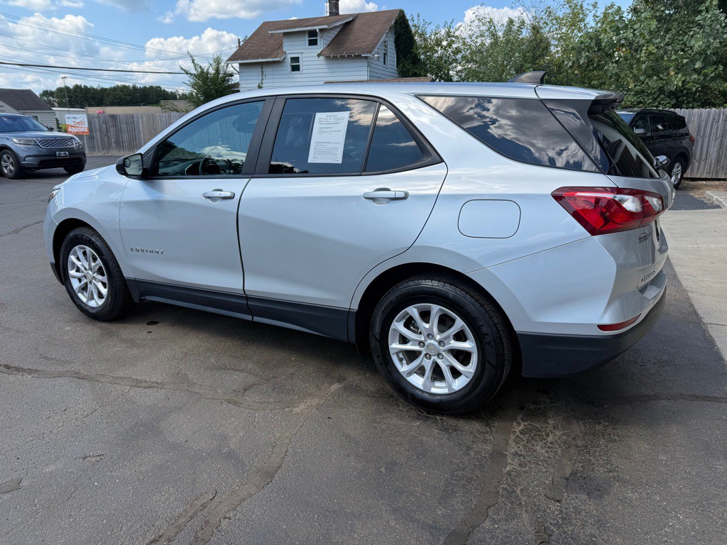2021 Chevrolet Equinox Image 3