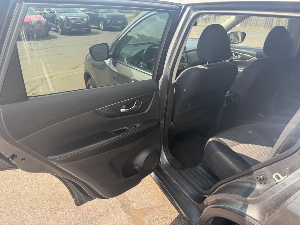 2019 Nissan Rogue Image 10