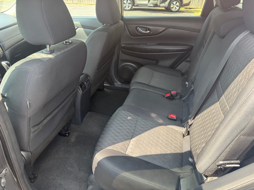 2019 Nissan Rogue Image 11
