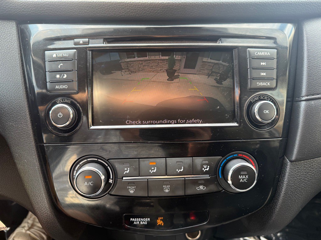 2019 Nissan Rogue Image 17