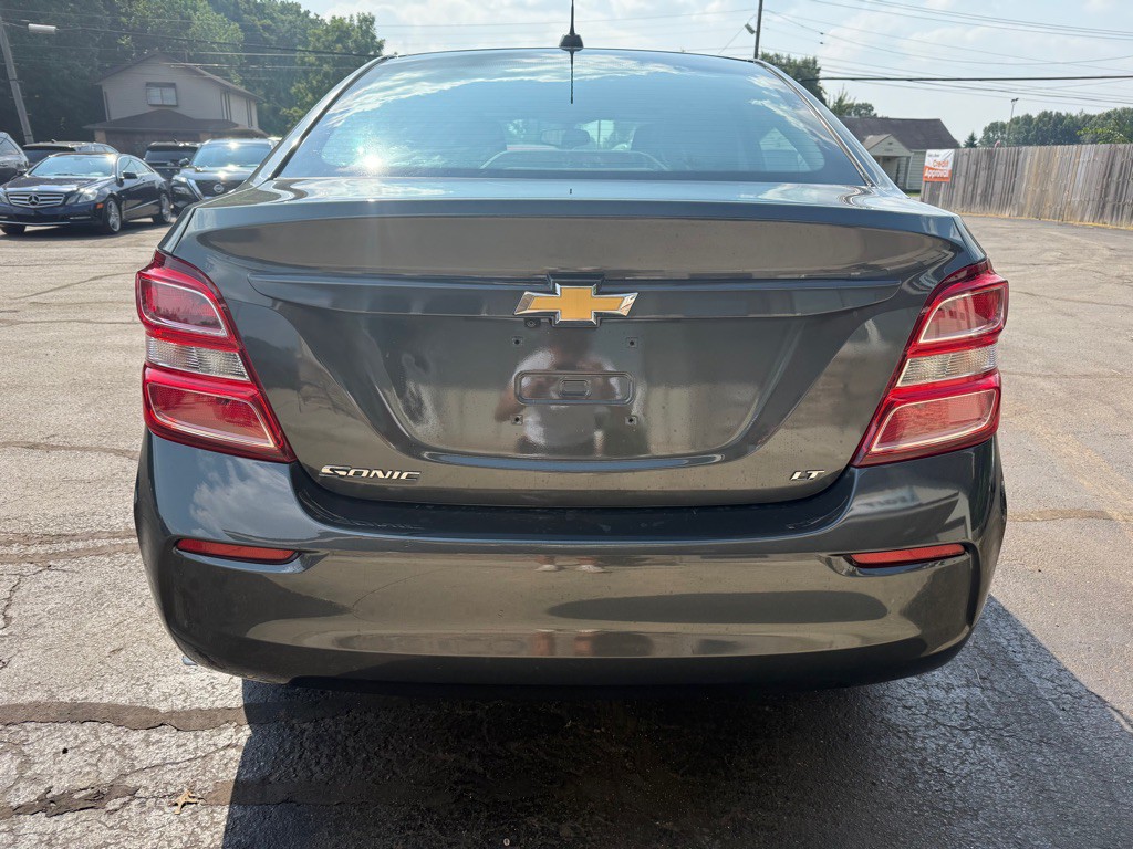 2018 Chevrolet Sonic Image 6