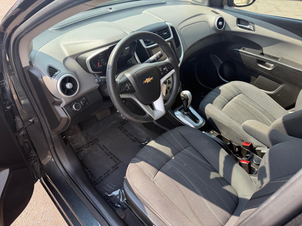 2018 Chevrolet Sonic Image 9