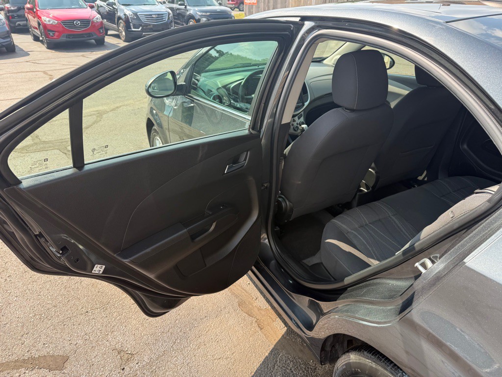 2018 Chevrolet Sonic Image 10
