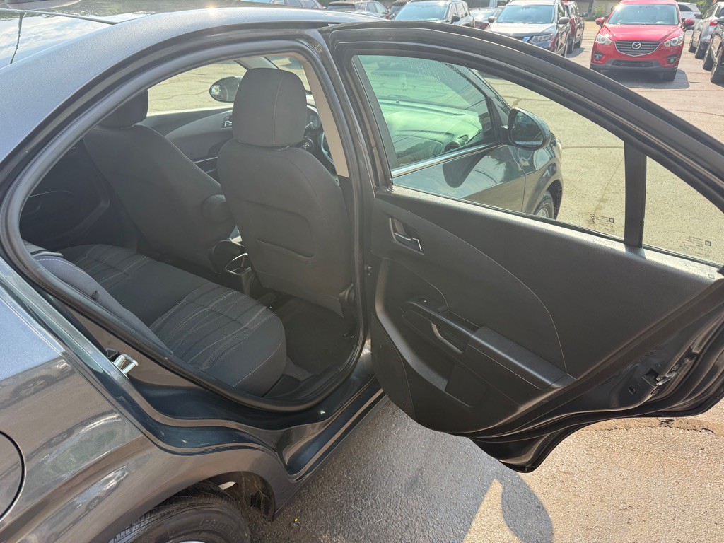 2018 Chevrolet Sonic Image 12