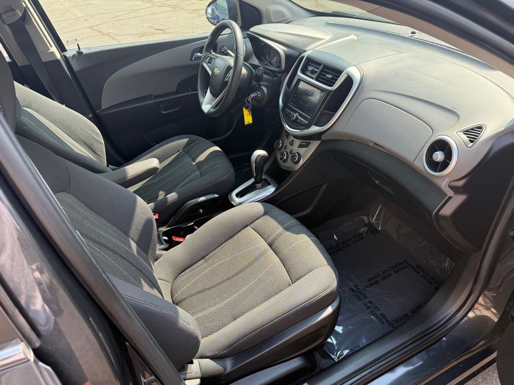 2018 Chevrolet Sonic Image 13