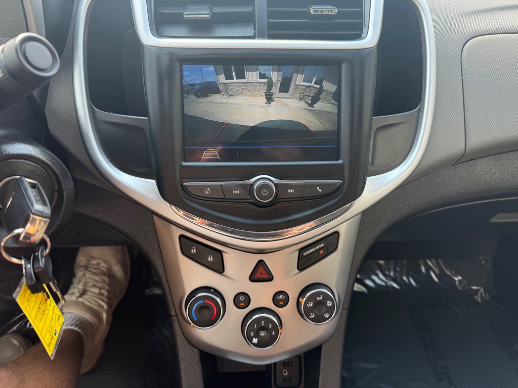 2018 Chevrolet Sonic Image 16
