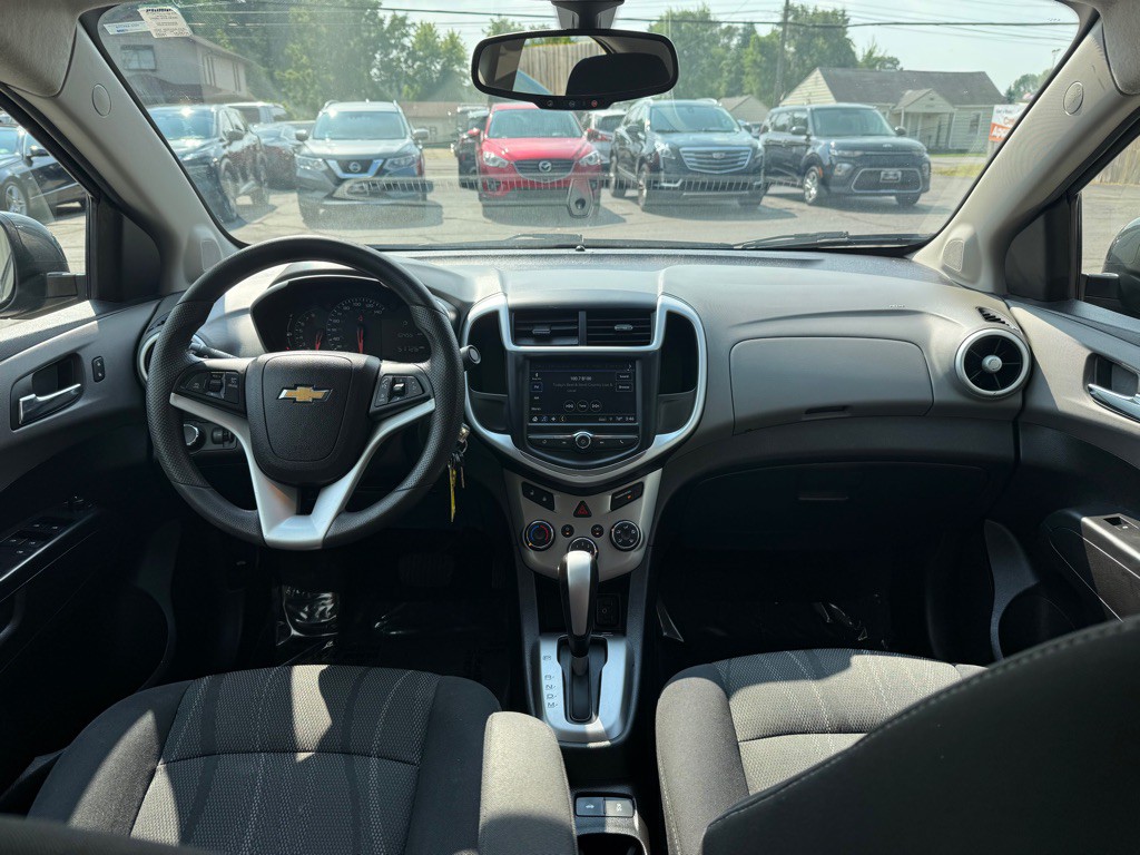 2018 Chevrolet Sonic Image 18