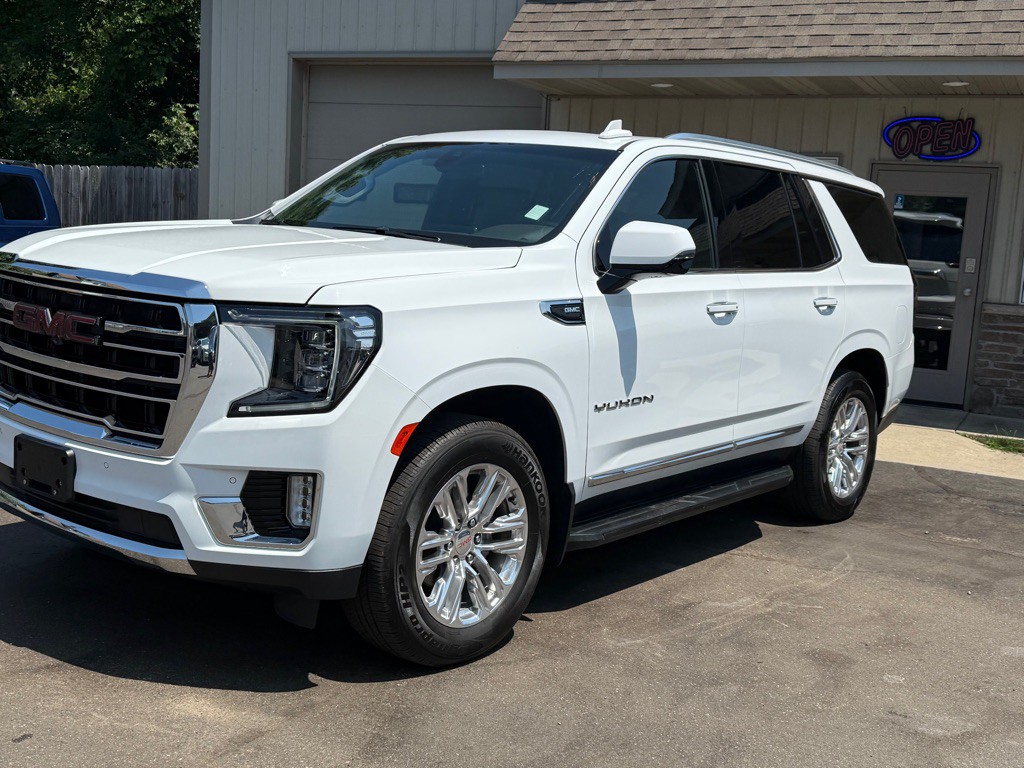 2022 GMC Yukon Image 2