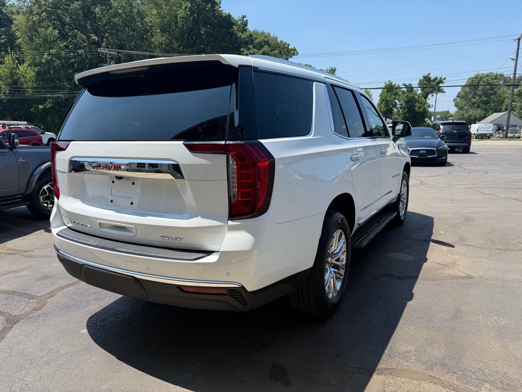 2022 GMC Yukon Image 9